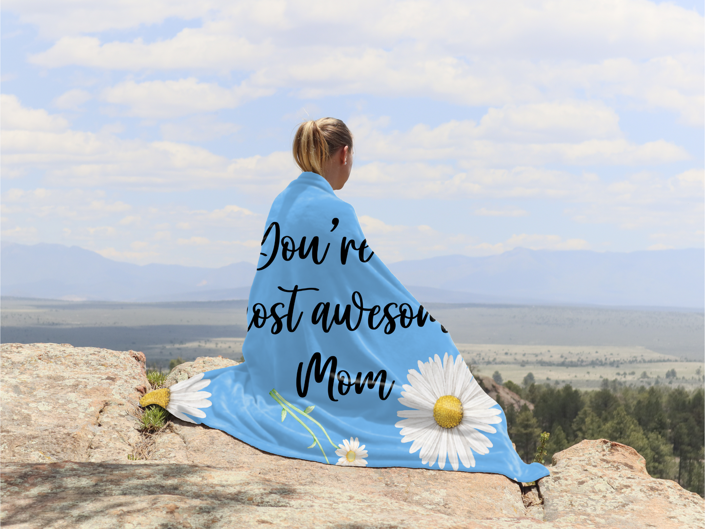 Embrace of Love: 2-in-1 The Custom and Personalized Daisy Blanket for Mom