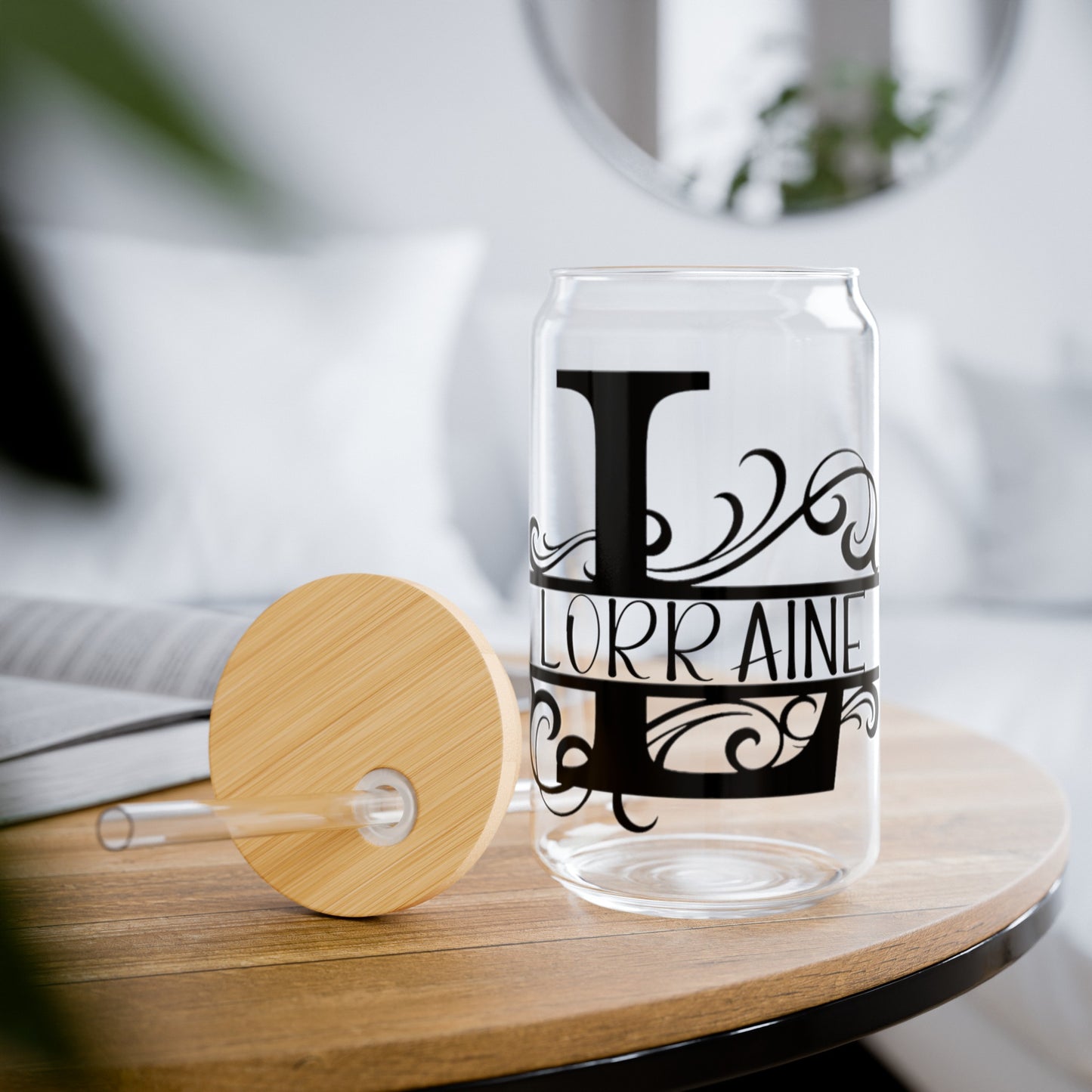 Personalized 16oz Sipper Glasses:  Elevate Your Hydration with Elegance & Sustainability